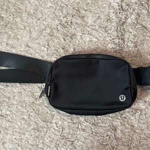 Lululemon Everywhere Belt Bag Black